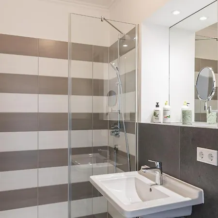 Westside Arthotel 104 Apartamento 4*